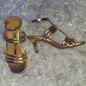 Strappy Sandals 💋💛